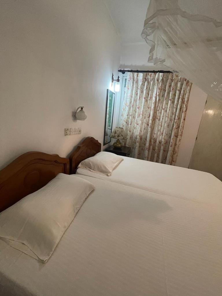Kandy Inn Madugalle'S Family Guest House Ngoại thất bức ảnh