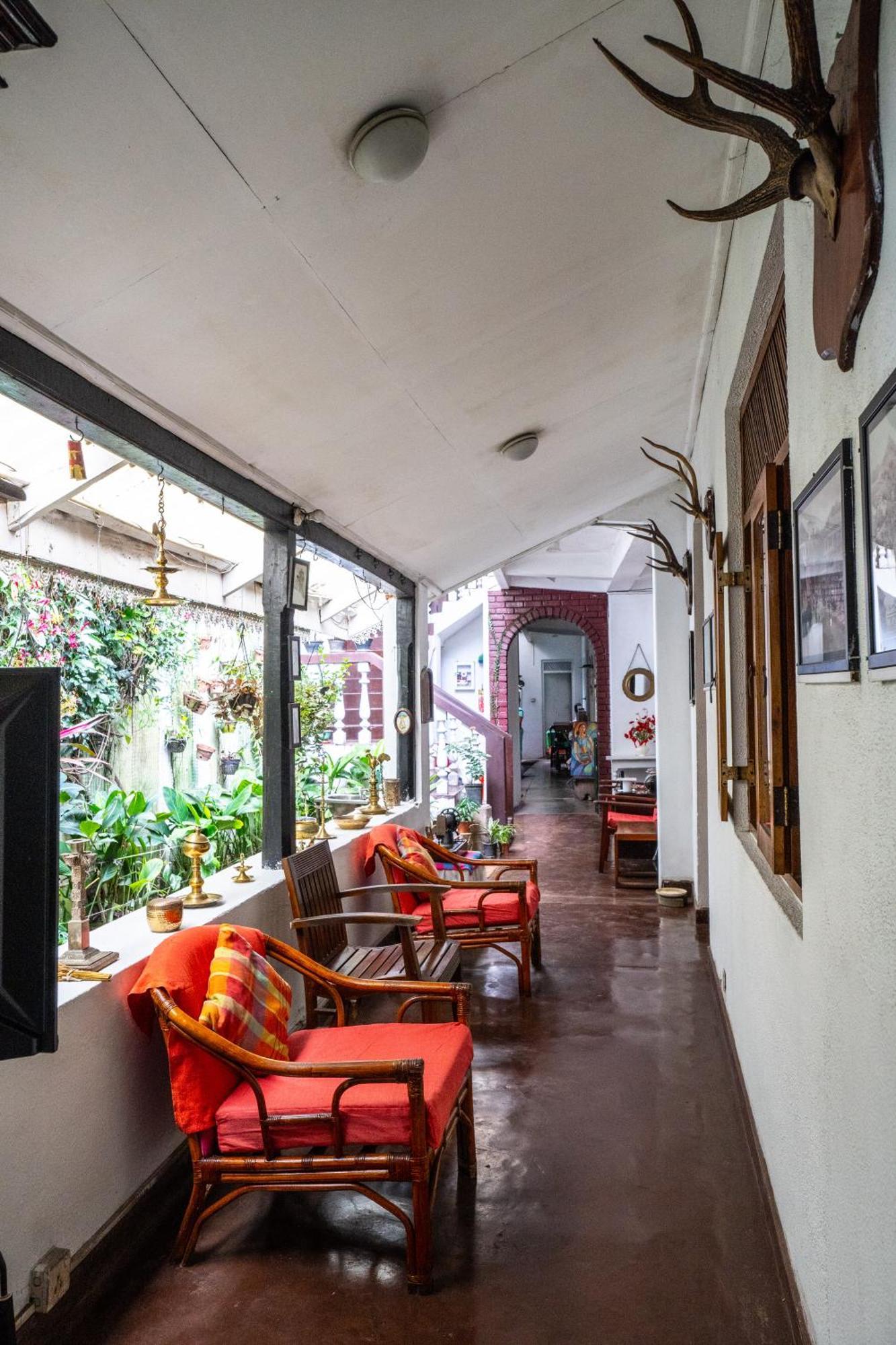 Kandy Inn Madugalle'S Family Guest House Ngoại thất bức ảnh