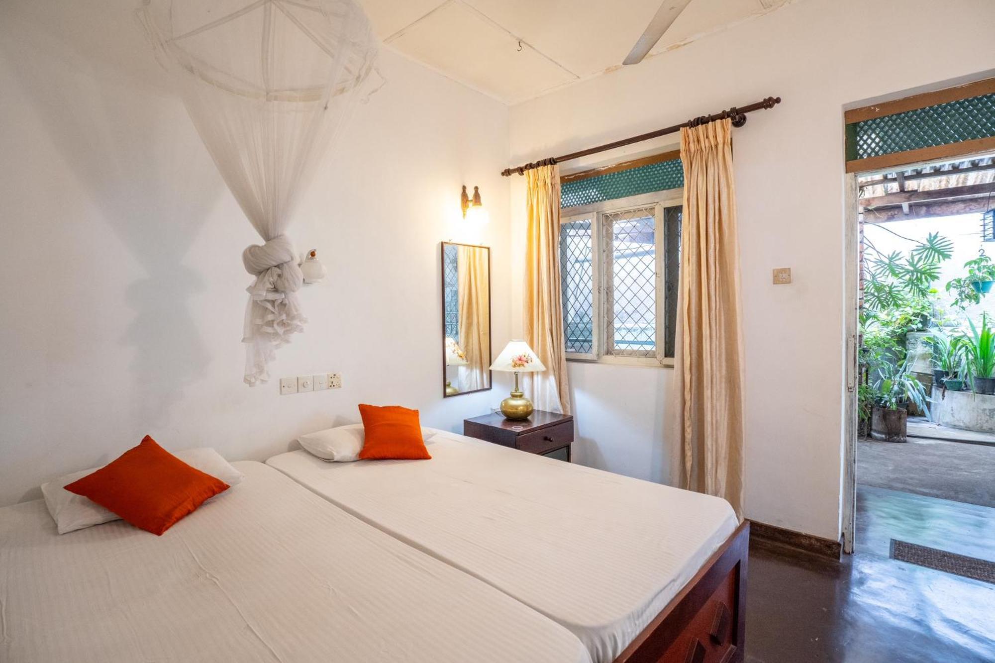 Kandy Inn Madugalle'S Family Guest House Ngoại thất bức ảnh