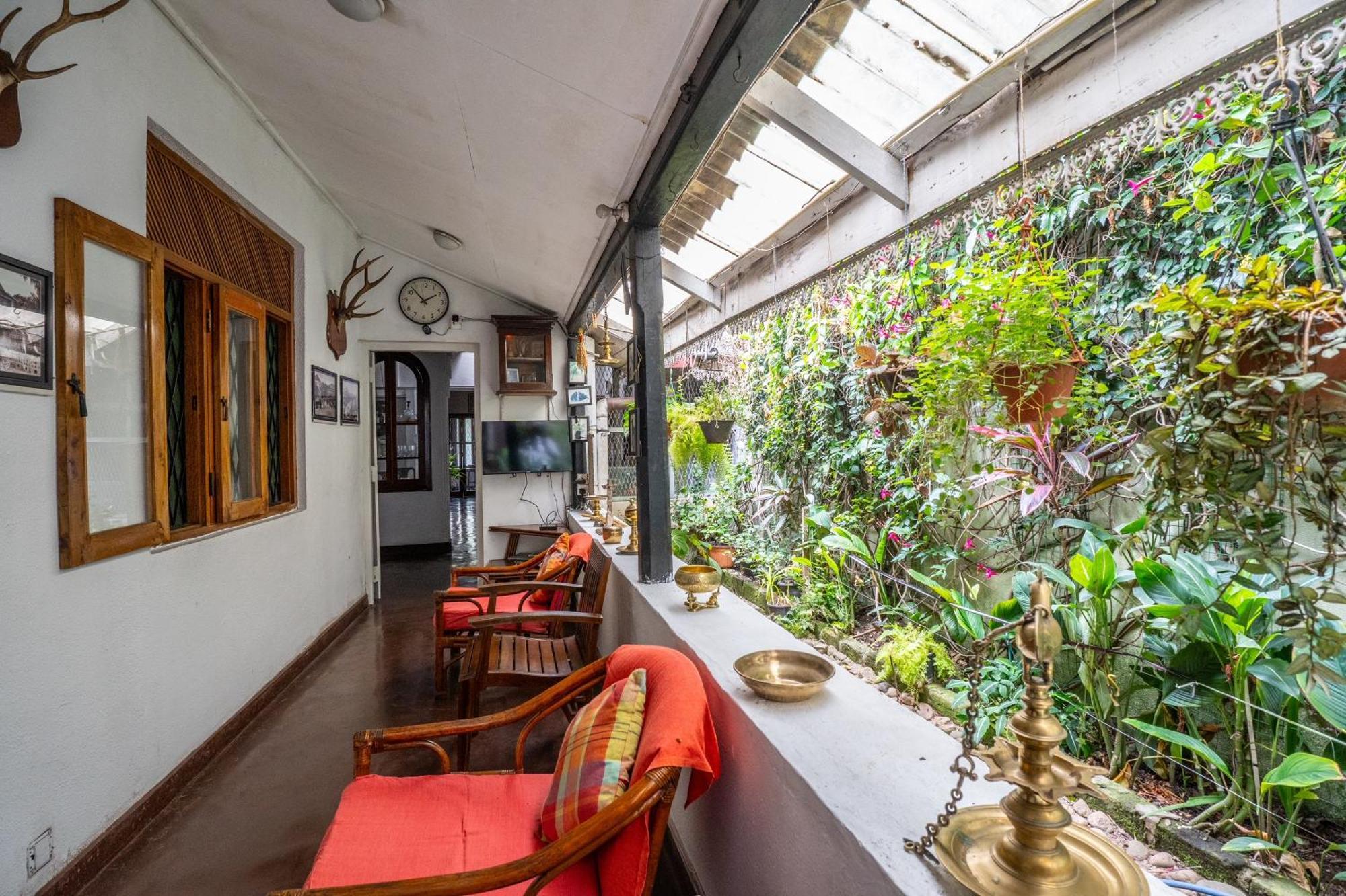 Kandy Inn Madugalle'S Family Guest House Ngoại thất bức ảnh