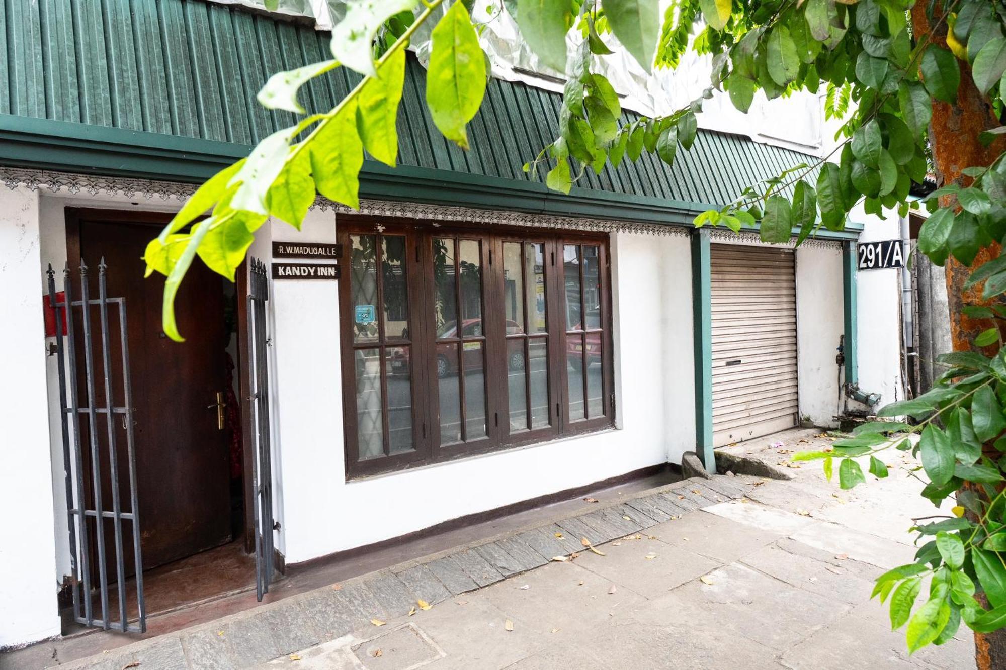 Kandy Inn Madugalle'S Family Guest House Ngoại thất bức ảnh